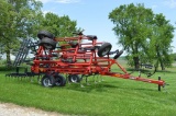 2018 Case IH Tiger-mate 255 Field Cultivator, 25.5’, 7.3 Maxxi-Point Plus K