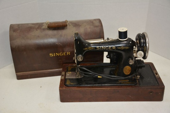 Vintage Singer Electric Sewing Machine in Wooden Carrying Case w/ Key, Mode