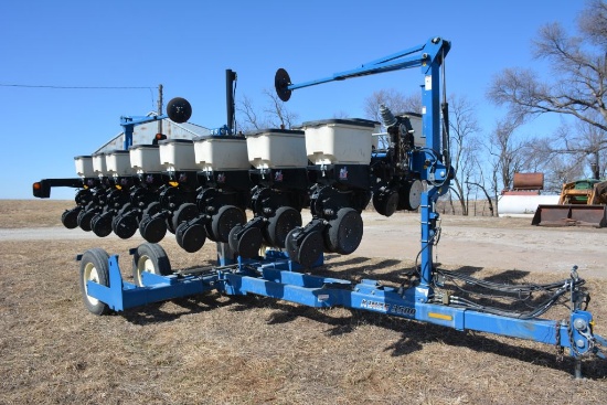 2012 Kinze 3500 Planter, 8/15 Row, Every Two Row Shut Offs, Markers, Mechan