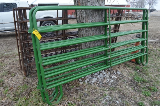 3 - Portable Green Panels, Apprx 10 ft in Length (3 x Bid)