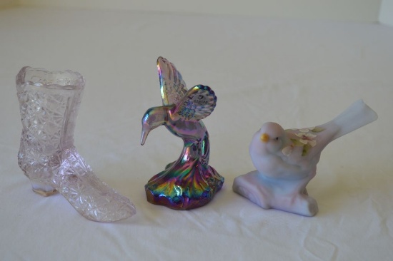 Group of 3 Fenton Figurines: Lavender Daisy and Button Boot, Amethyst Carni