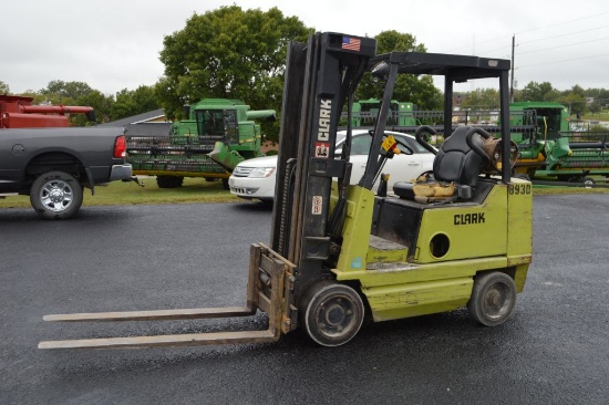 1998 Clark GSC 25 Fork Lift, New Breaks, Tires, Ignition, Chains & Hoses, New Hydraulic Tank,