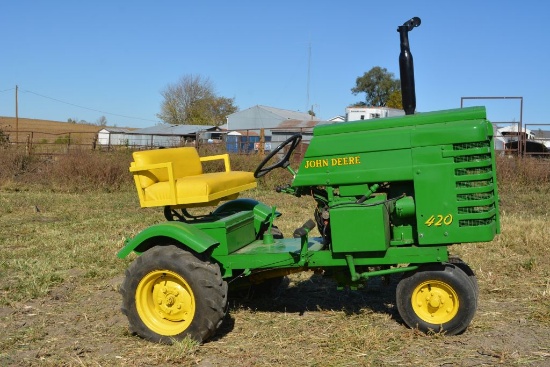 John Deere 420 Narrow Front, 3pt, 2 Outlets, New Paint, All Working Hydraul