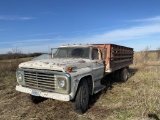 Ford F600 Grain Truck, Omaha Bed with Hoist, 127000 Miles, 9.00x20 Tires -