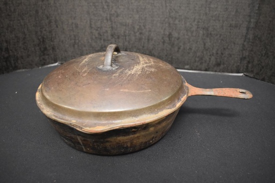 Cast Iron Dutch Oven w/Lid