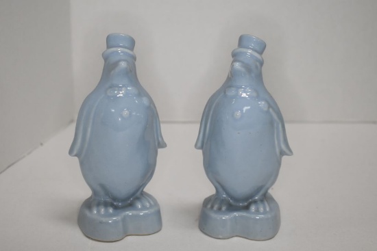Pair of Abingdon USA Blue Penguin 5 1/2 inch Figurine