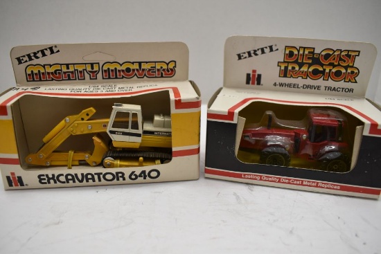 ERTL, Mighty Movers 1/64 Scale Die Cast International Excavator 640 Stock #