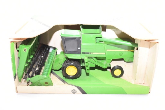 Ertl John Deere Titan II Combine, 1/16th Scale, Diecast Metal, Corn and Bea
