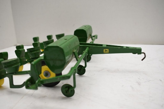 Ertl John Deere 4 Row Planter, Row Unit Bent Slightly, 1/16 Scale, Missing
