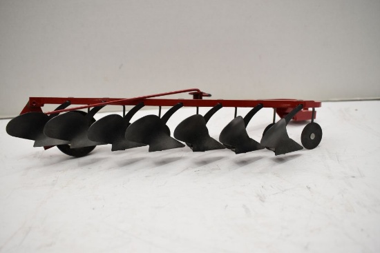 Ertl International 7 Bottom Plow, 1/16 Scale