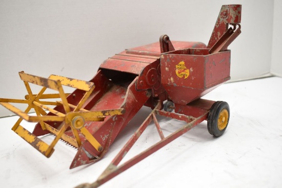 Reuhl Massey Harris Clipper, Missing Some Paint