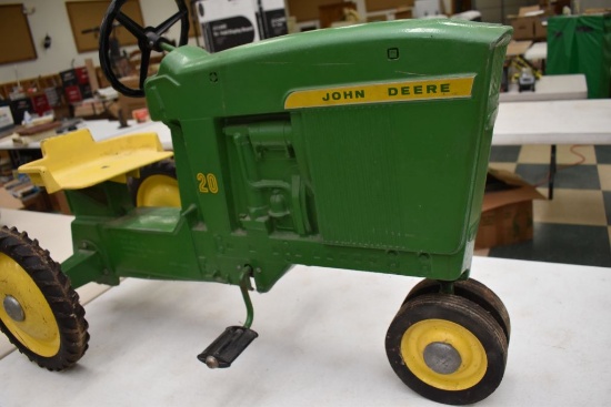 Ertl John Deere 20 Pedal Tractor, Mdl D-65, Good Paint, Has Draw Bar Pin NO