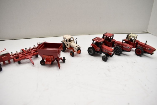 Group of Tractors and Implements: Case IH 7130 Magnum Farm Show Edition 198