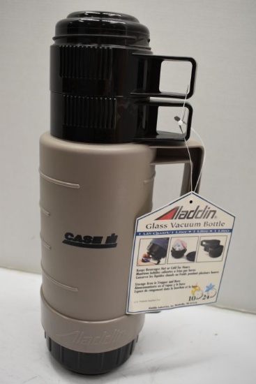 Pair of Case IH Aladdin Glass Vacuum Bottles, 1 Liter