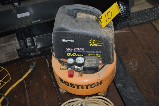Bostitch 6 gal. Portable air compressor w/ hose 135 psi, works good