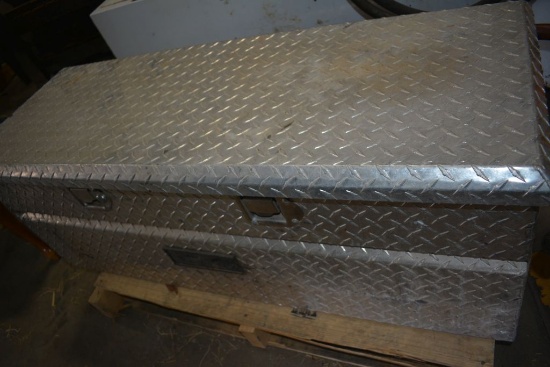 Diamond Check Portable Truck tool box