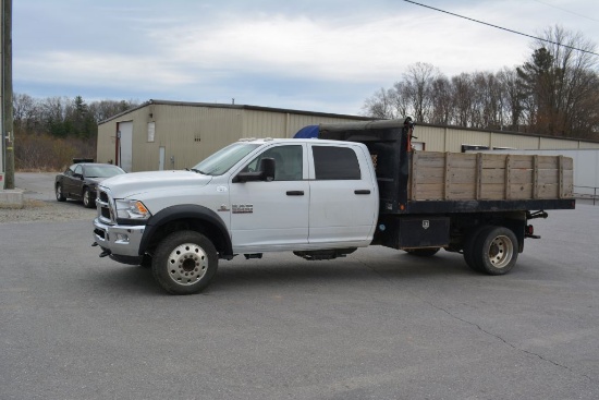 2015 Dodge 5500 Heavy Duty Crew Cab Work Truck w/ Service Bed & Side Tool B