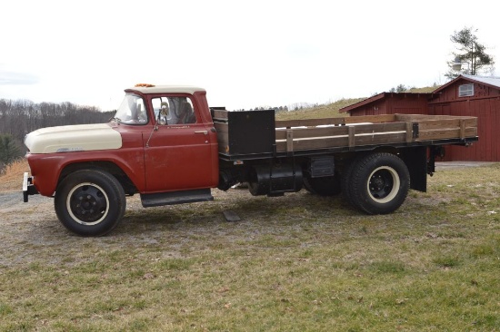 1957 Ford F600 single axle straight truck, w/ 13 ft flatbed, 12” side racks