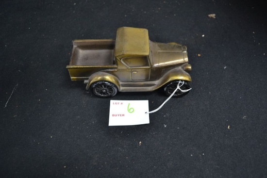 1928 Toy metal toy truck, 7 inches long