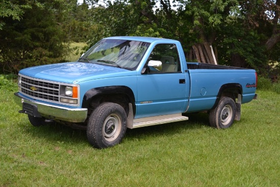 1993 Chevy Cheyenne K2500 Pickup, 1 Owner Family, 4wd, Bed Liner, Blue In Color, 49800 Actual Miles,