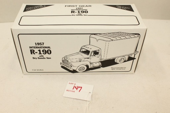 First Gear 1957 International R-190 with Dry Goods Van, Die Cast, 1:34 scale, 1994, Smith & Wesson l