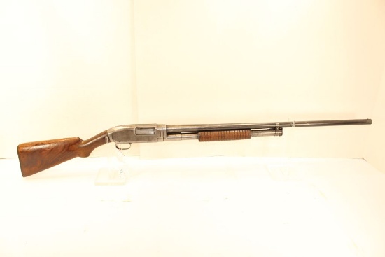 Winchester Model 1912, 12 gauge pump shotgun, small crack in stock, dtd 1919, sn 201663