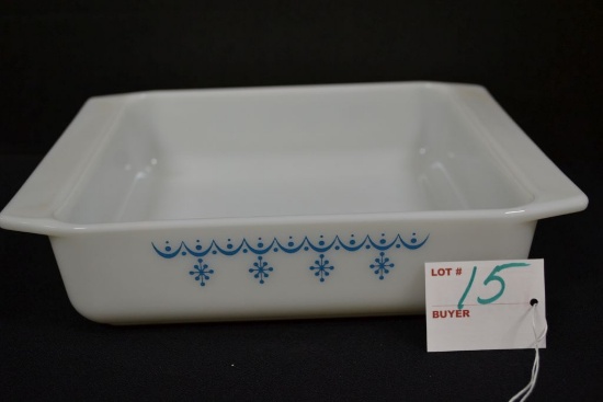 Sold at Auction: Vintage Set of 3 Pyrex Baking Dishes