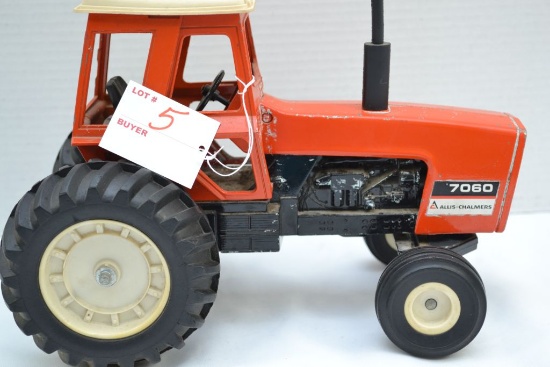 1/16 Scale Allis-Chalmers 7060 Wide Front Metal Toy Tractor; Has Been Played With; No Box