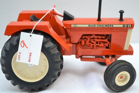 1/16 Scale Allis-Chalmers D-21 Series II Turbocharged Diesel Wide Front Toy Tractor; No Box