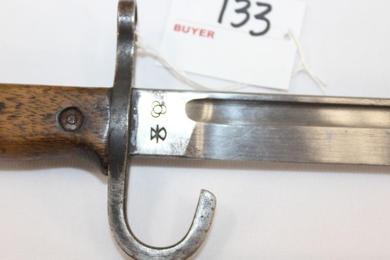 Japanese Rifle Bayonet w/Metal Scabbard; 15-1/2" Blade; 20" OAL; SN 863269