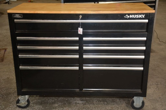 Husky Professional Roller Tool Cabinet; 9-Drawer on Rollers; Ball Bearing Pullout Drawers w/Wooden T