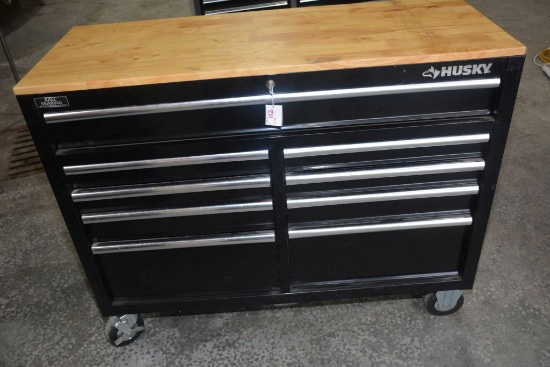 Husky Professional Roller Tool Cabinet; 9-Drawer on Rollers; Ball Bearing Pullout Drawers w/Wooden T