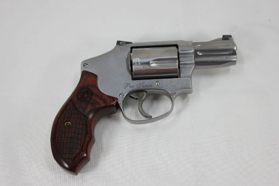 Smith & Wesson Model 640 .357 S&W Cal. Double Action Revolver; 2-1/8" Fluted BBL; w/Wood Grips and