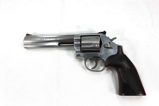 Smith & Wesson Model 686-6 .357 S&W Cal Double Action Revolver; 6" BBL; w/Hard Case; SN DDD1276