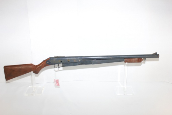 Daisy Model 25 Pump Action BB Gun w/Soft Case; Good Condition