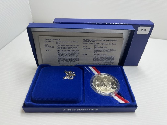 1986S United States Mint Proof Statue of Liberty Commemorative Silver Dollar with Original Packaging