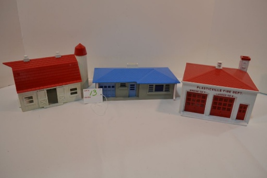 group of 3 0 gauge plasticville barn,ranch house and fire station