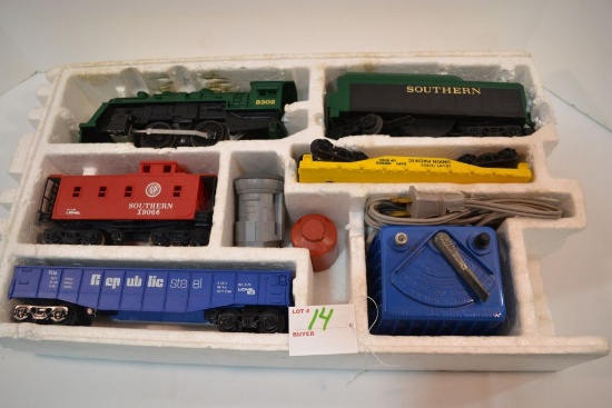 Set of lionel electric trains and cars 0gauge , no track