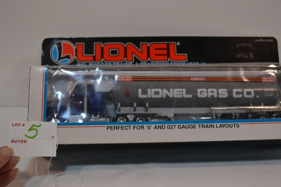 Lionel tractor and tanker NIB for O and 027 gauge layout