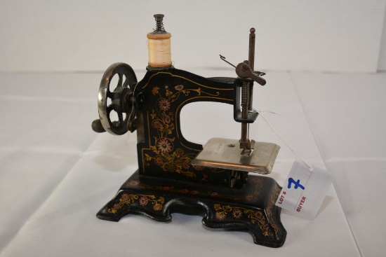Miniature Child's Hand Crank Sewing Machine No. 404890; Unmarked Germany