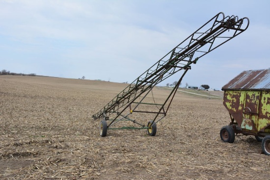 John Deere Bale Elevator, Approx. 40', Model 200 Series 1, PTO Drive
