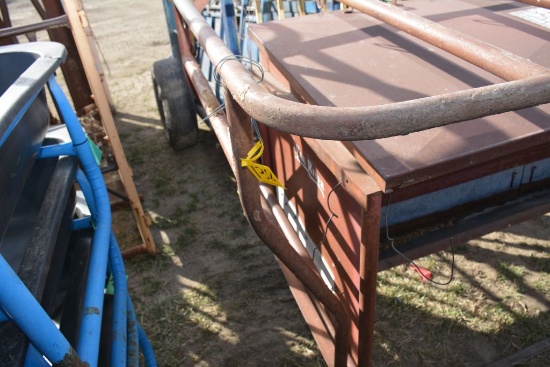 1 Sided Creep Feeder, Poly Floor, Red In Color, Good Shape