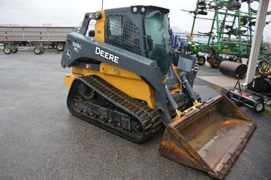 John Deere 333g Tracked Skidloader, Approx. 800hrs, 60% Tracks, Def Deleted, Smooth Bucket