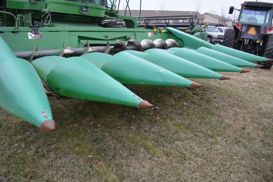 John Deere 693 Corn Head, Poly Snouts, Dual Drive, 3 Stock Stompers
