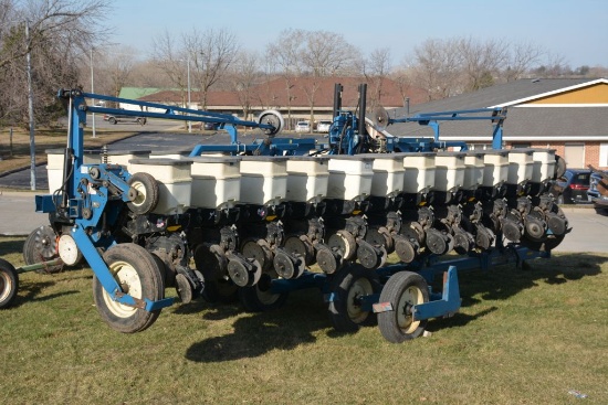 2003 Kinze 3600 Planter, 12/23 Split Row, Yetter Trash Whippers, No Till Coulters, Box Extensions, G