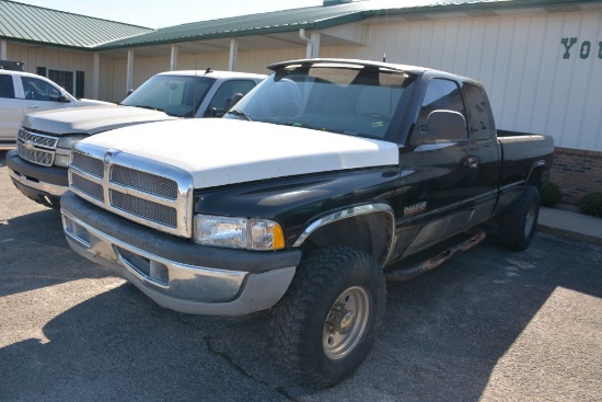 1998 Dodge 2500 SLT Laramie, 4x4, Cummins 12v, Extended Cab, Auto Trans, Vinyl Interior, 70% Rubber,