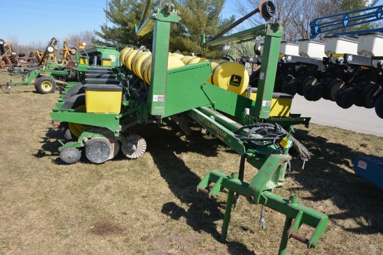 John Deere 1770 Planter, 16 Row 30", 2Pt, Liquid Fert, 2 Seasons on New Tru-V, Row Mounted Like New