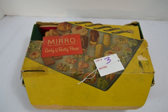 Vintage Mirro Cookie and Pastry Press; Original Box