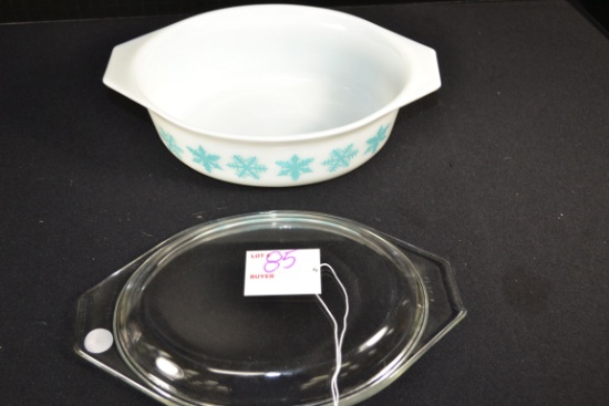 Pyrex Turquoise Snowflake on White No. 043 Casserole w/Lid; Mfg. 1956-1963