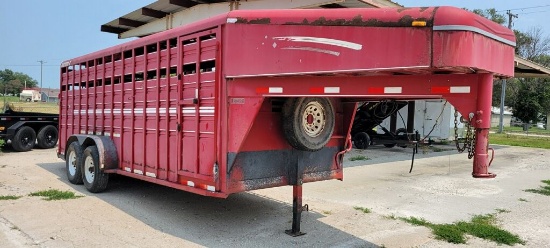 1998 Diamond D 24' Livestock Trailer